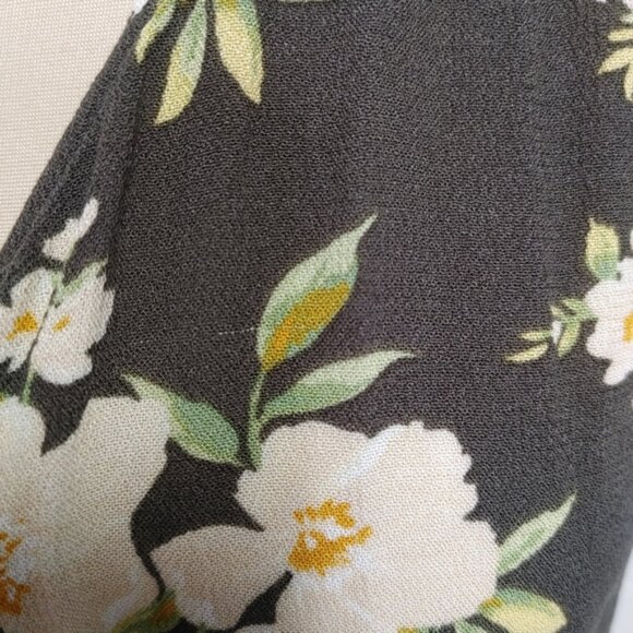 AEO Floral Printed Jumpsuit Size M - Picture 6 of 15